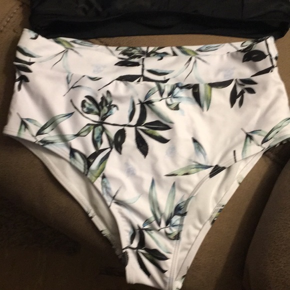 High Waisted Bikini - Picture 3 of 3